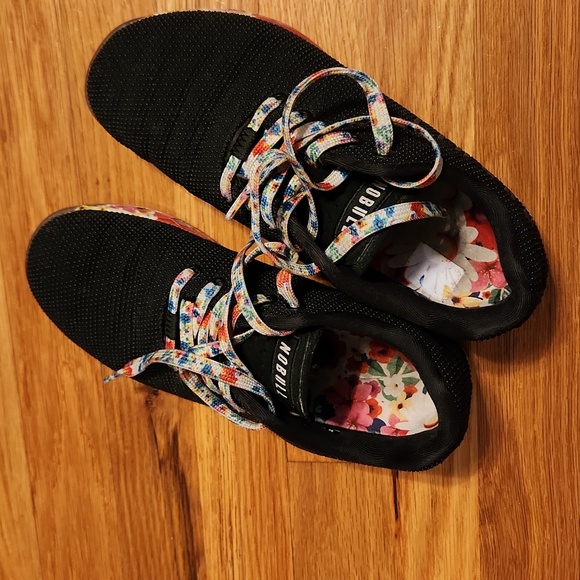 NOBULL Black Outwork Superfabric Lifting Sneakers with Floral Sole 8.5 - Picture 2 of 3